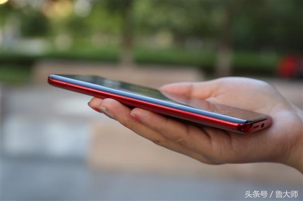 机情烩：经典千元机！83.4%屏占比+骁龙626+18W快充1699元