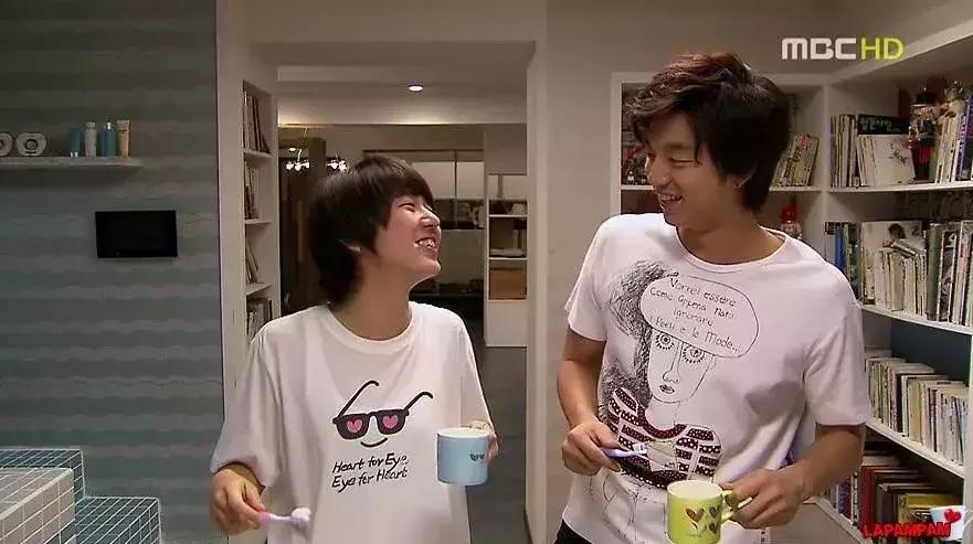 胸大怎么穿不显胸的衣服,孕期胸大怎么穿衣