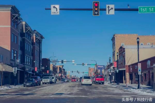 扎克伯格设计了什么,扎克伯格的成功路上卑鄙手段