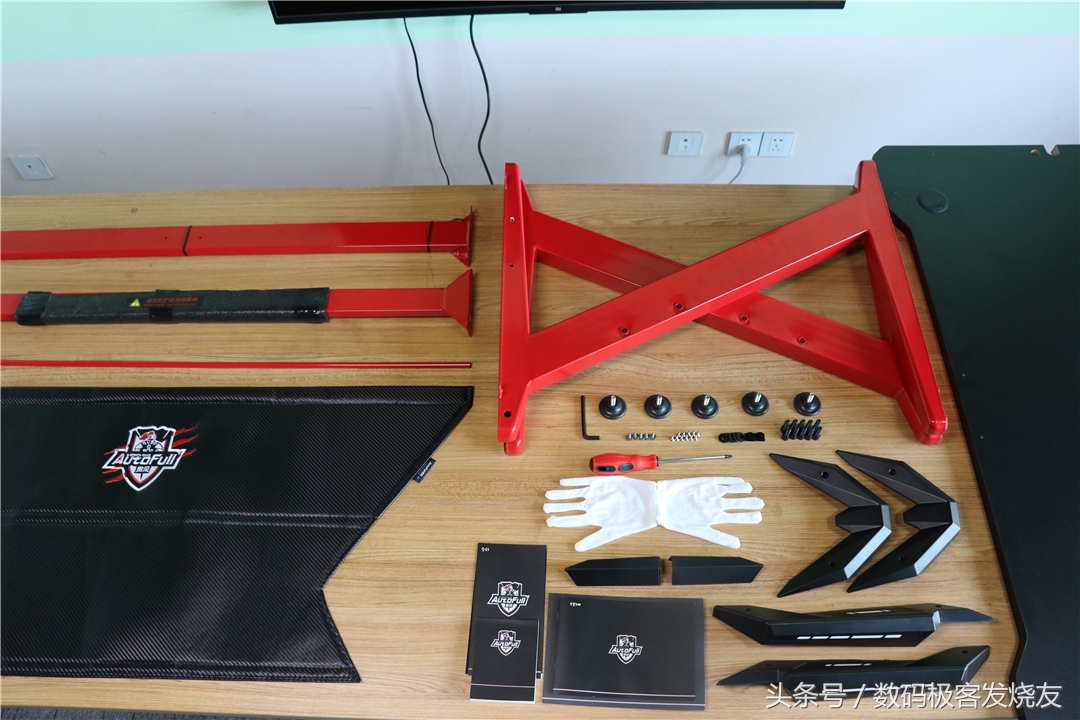 傲风机械装甲电竞桌,傲风升降电竞桌