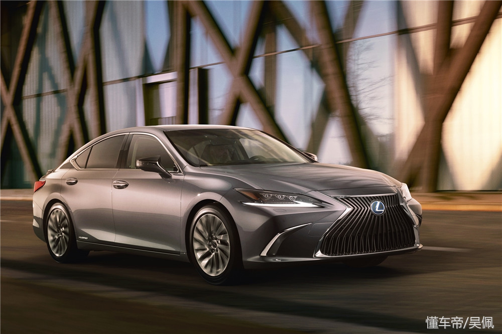 领克02高性能版和大众cc,领克02hatchback和大众cc