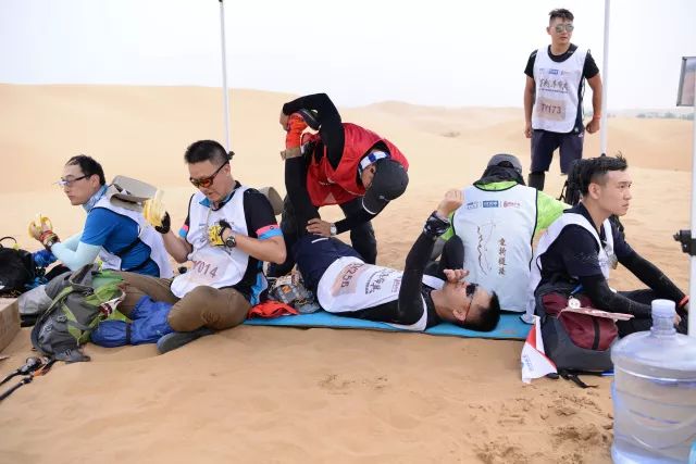 陶冶户外徒步戈壁,陶冶户外挑战无人区