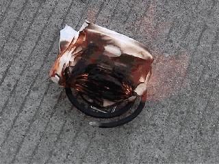 老人点蚊香为什么会烧坏房间,老人点蚊香引燃被子烧毁房间