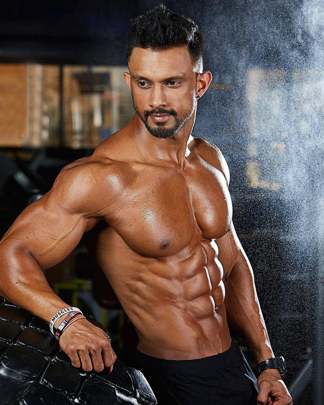 双杠臂屈伸做不了用什么动作代替,双杠臂屈伸为什么很难有进步