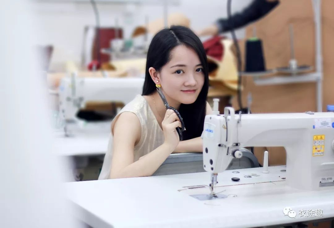 服装设计助理多久才能成为设计师,从服装设计助理到设计师需要多久