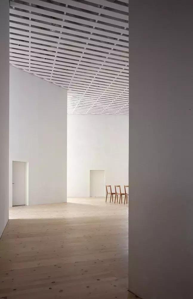 在家里闷骚,去上班腻歪,大千世界,到底哪里才是世外桃源?