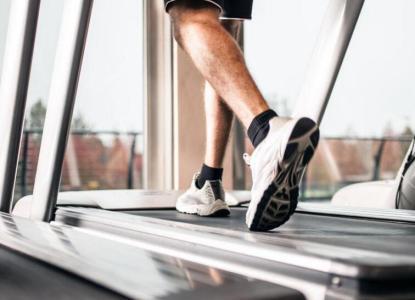 跑步机高强度间歇性训练,跑步机跑步觉得无聊