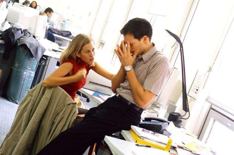 出差在外发生了不该发生的事,和同事一起出差该怎么办