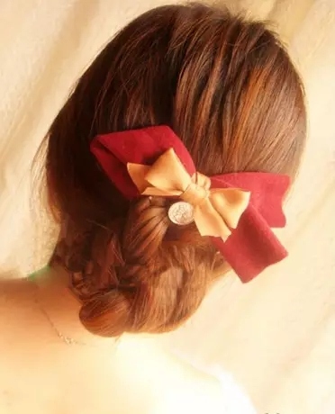 盘发简单发型教程,韩式温婉淑女盘发新娘