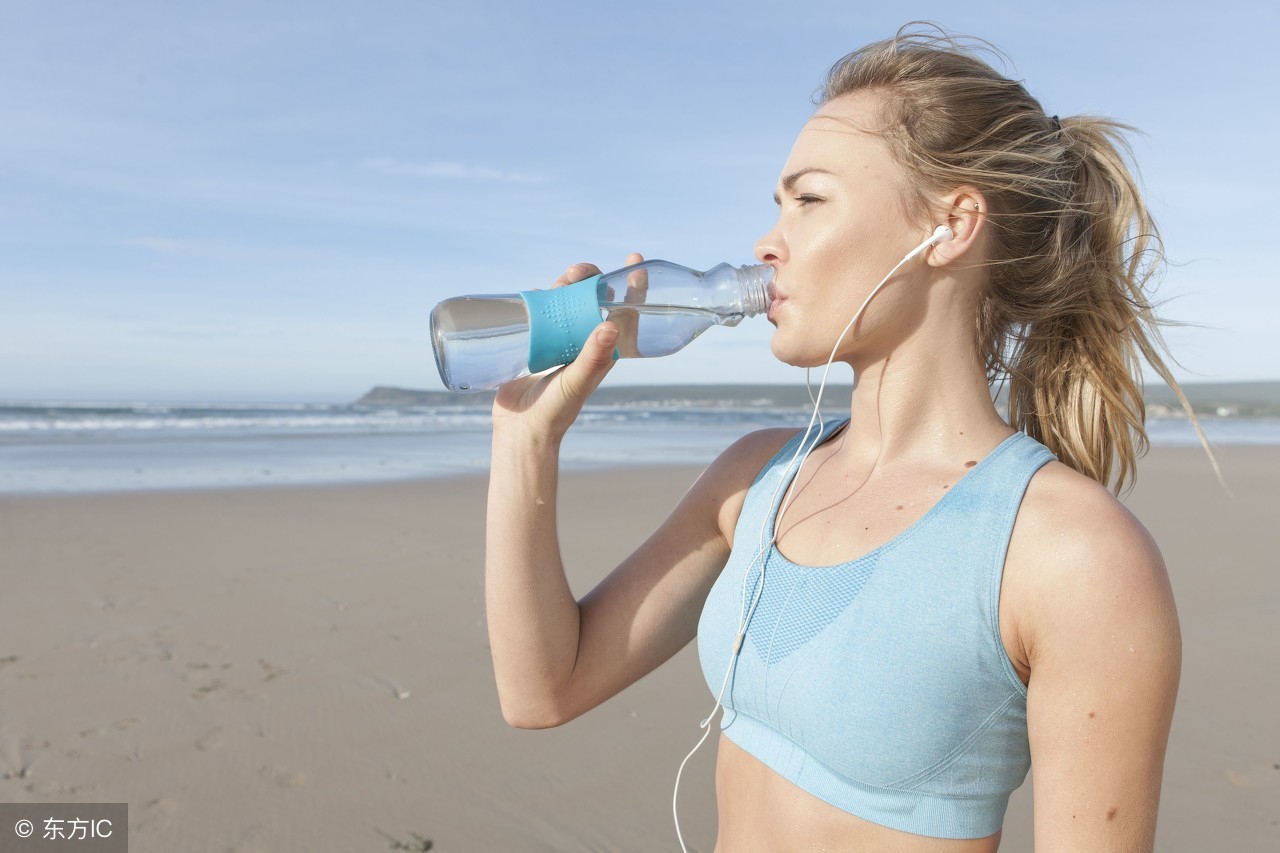 嘴唇上火起痘是什么原因,嘴唇上火长痘了怎么快速消除