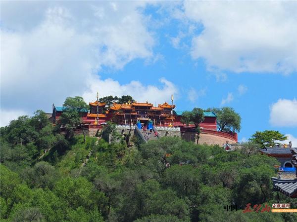 去五台山的人一定会遇到文殊菩萨,每个人都可以去五台山见文殊菩萨