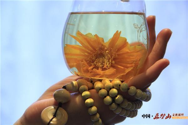 去五台山的人一定会遇到文殊菩萨,每个人都可以去五台山见文殊菩萨