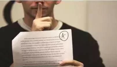 1万字800元，毕业季*文代论写**、买卖行为是不是“替考”？能不能入刑？