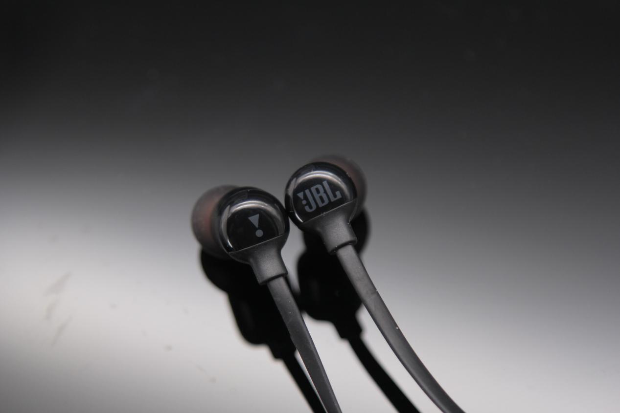 jblt110值得买吗,jblt280twsx值得入手吗