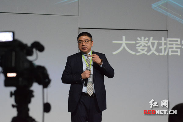 智能环卫设备亮相,中联环境科技有限公司