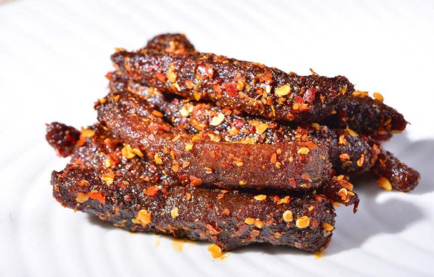 大爷做了20年牛肉干，日销200斤，保证根根都麻辣干香，回味悠长