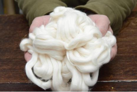 浴巾用纯棉的好还是珊瑚绒的好,浴巾是珊瑚绒的好还是棉的好