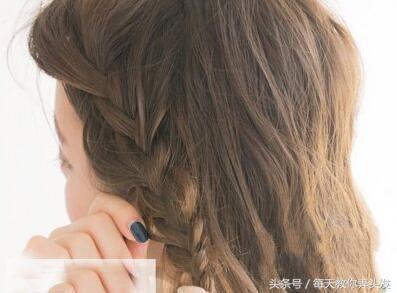 一个歪辫子的编发教程,俏皮辫子的编发教程