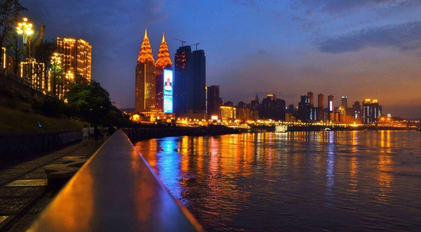 持续走高的两江四岸物业Z0179