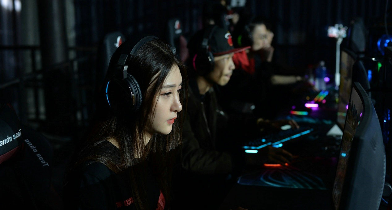 华硕神光同步流光溢彩,神光同步最嗨机箱