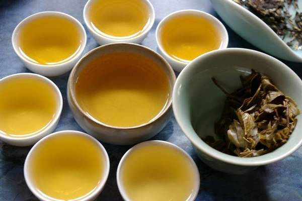 夏季喝什么茶最好黑茶,红茶绿茶黑茶的正确喝茶时间