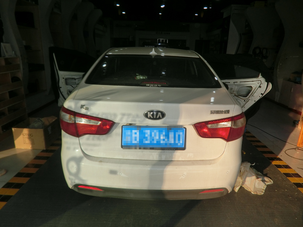 起亚k2内饰大改造,起亚k2改柏林音响