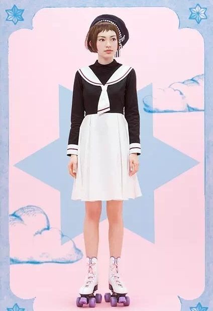 优衣库漫画联名t恤蓝色,优衣库联名动漫戴墨镜男t恤