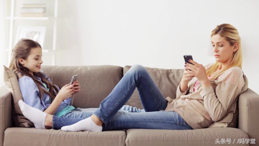 父母孩子青春叛逆厌学怎么劝导,父母该怎么面对叛逆期的孩子