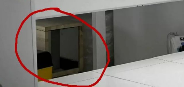 公司女厕所突然装了两盏LED灯还多了个神秘木盒