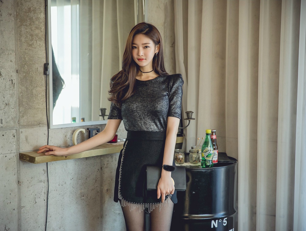 高挑性感黑丝美女模特性感写真照