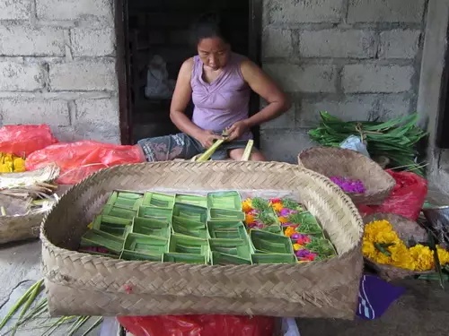 巴厘岛的宗教信仰,巴厘岛祭品