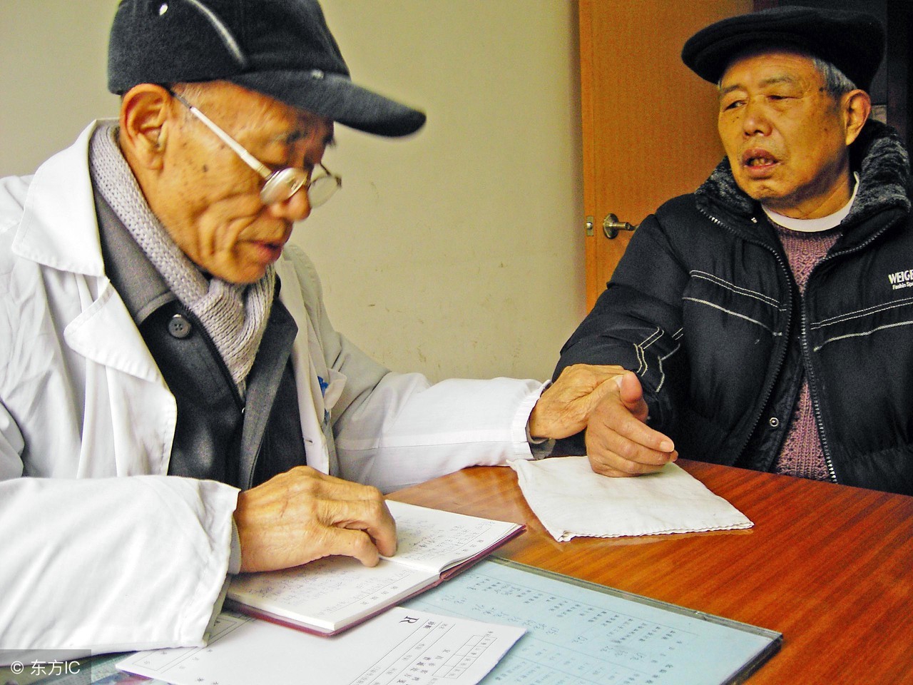 夏天呼吸道病毒感染咳嗽怎么食补,夏天呼吸道感染充血咳嗽