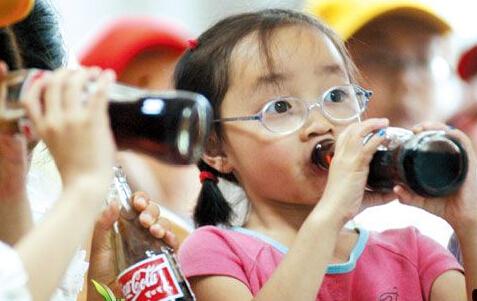 常喝饮料对孩子的危害,佳得乐饮料的危害