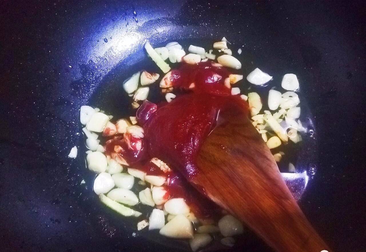 大酱汤怎么做好吃视频,简单家常大酱汤的做法