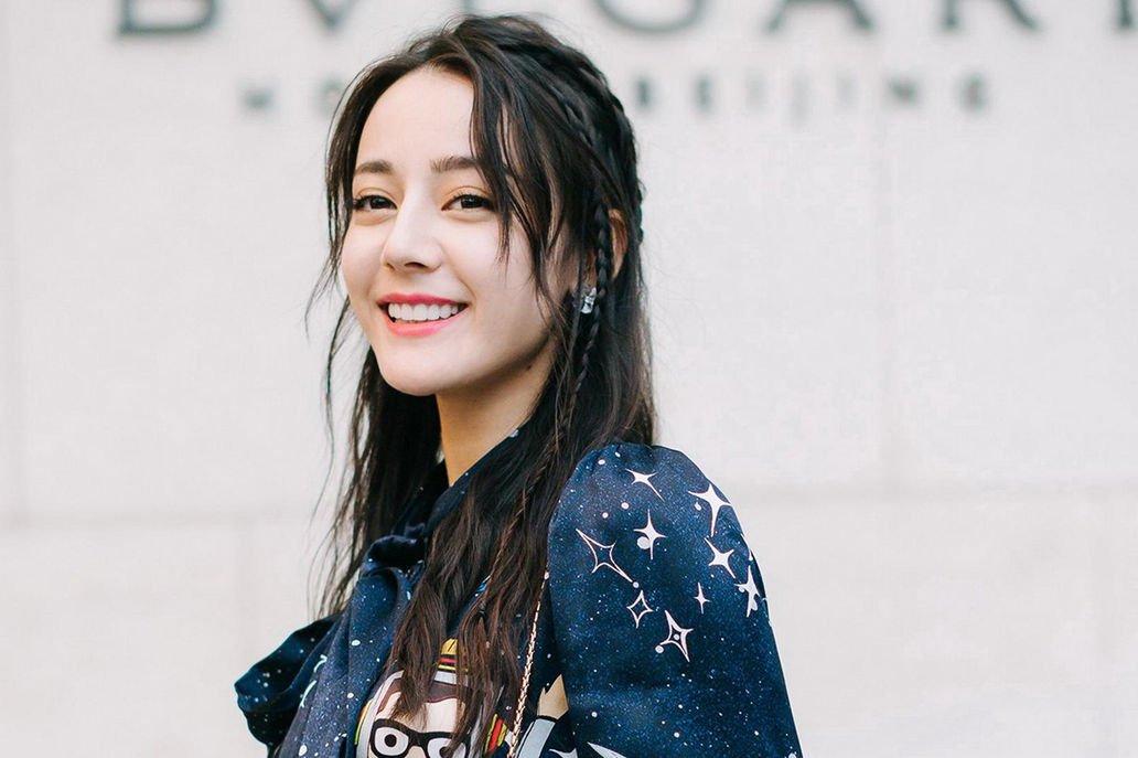 迪丽热巴烈火如歌时期,迪丽热巴白衣撑伞烈火如歌