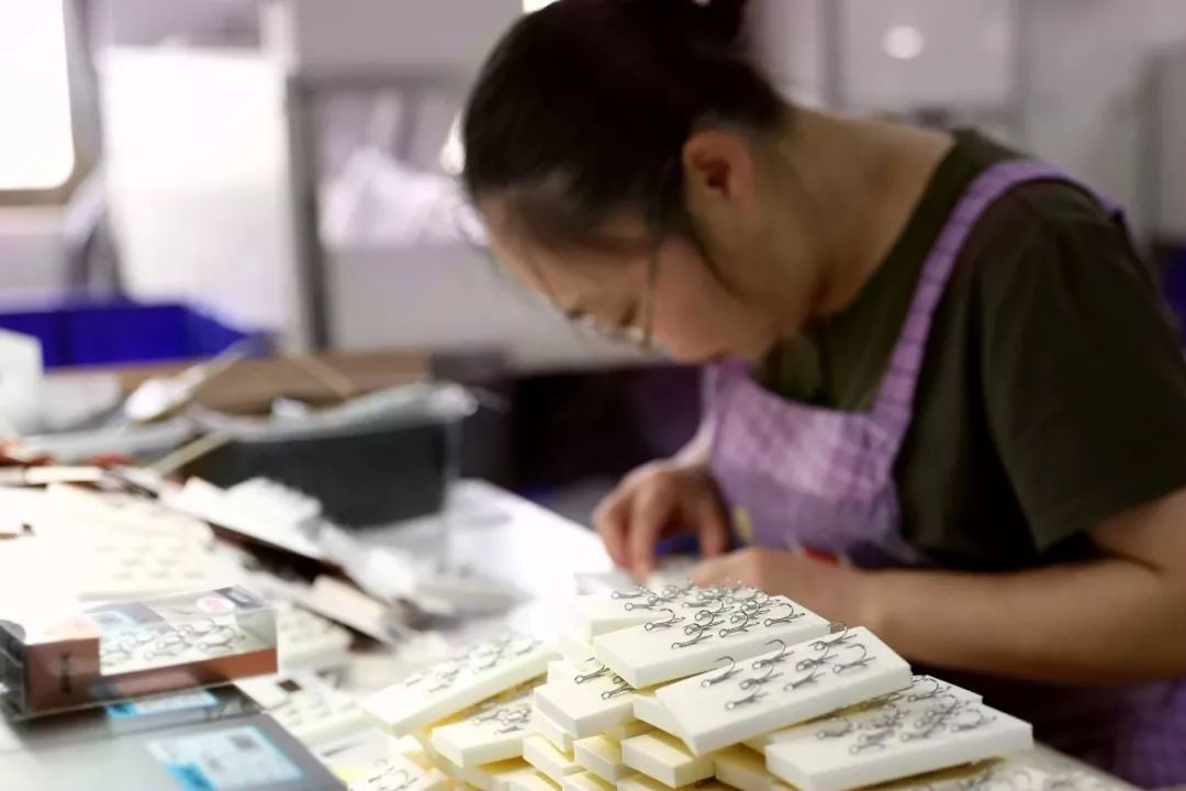 《中国钓鱼》杂志一行二人走进黑金刚