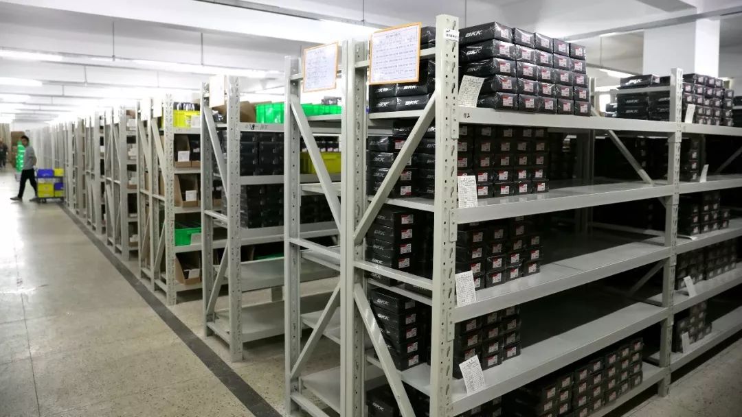 《中国钓鱼》杂志一行二人走进黑金刚