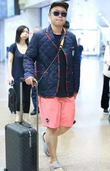 穿衣小技巧告别换季乱穿衣,换季乱穿衣服的季节