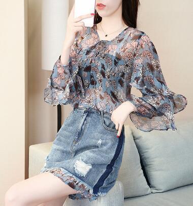 半身裙怎么穿才好看显瘦有气质,提腰线半身裙搭配图片