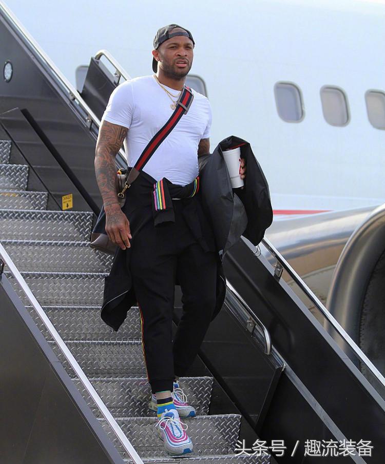 NBA季后赛球星场下穿搭盘点