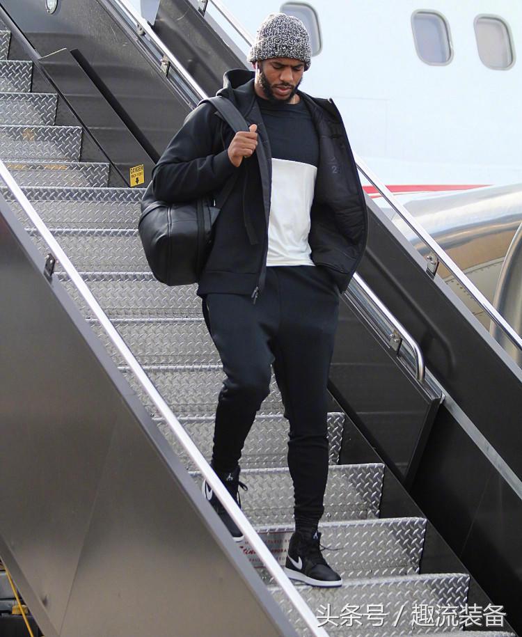 NBA季后赛球星场下穿搭盘点