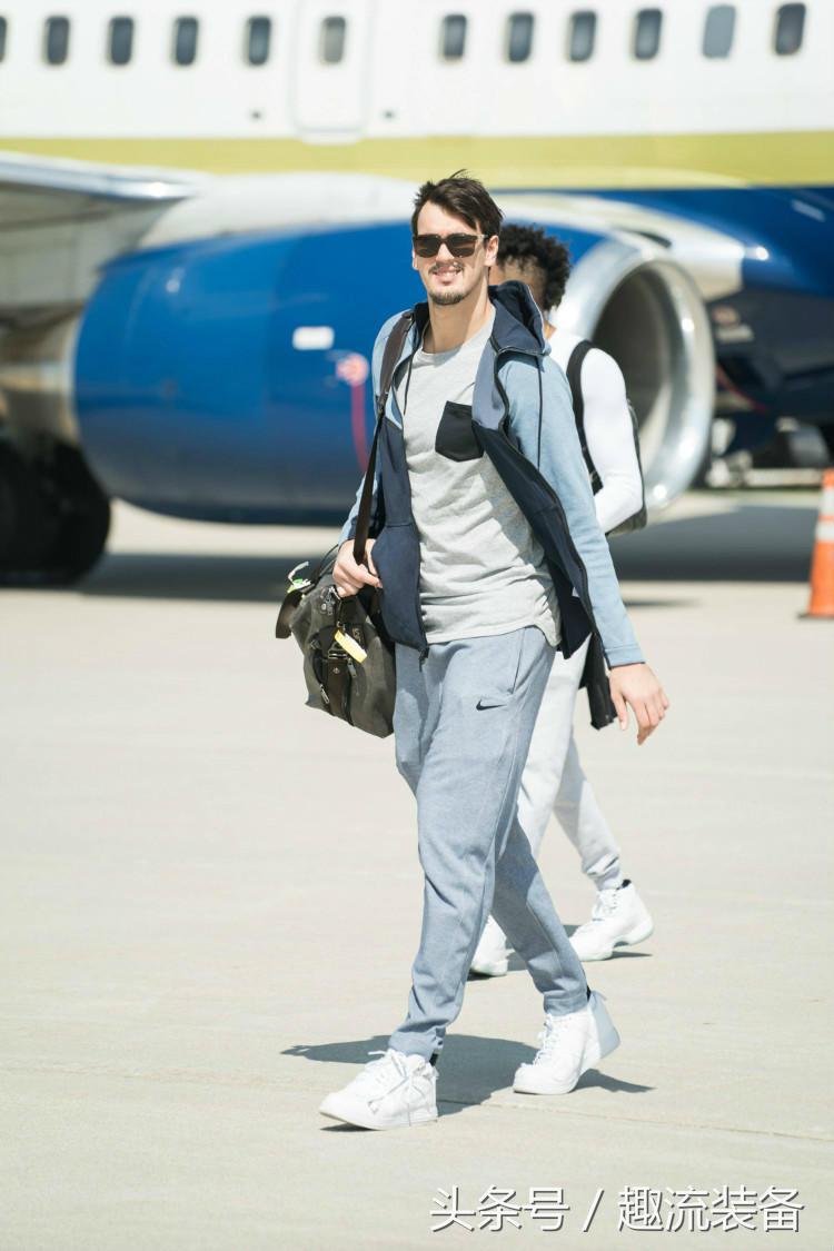 NBA季后赛球星场下穿搭盘点