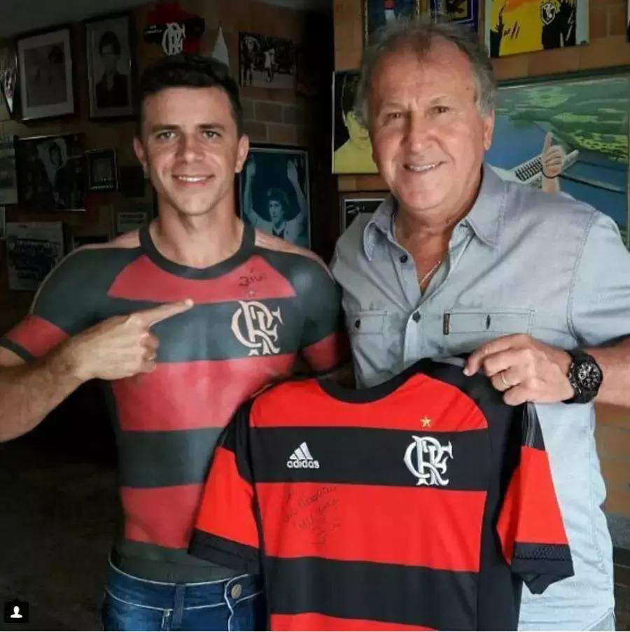 男子花53万全身纹身,男子花三年把自己纹成骷髅