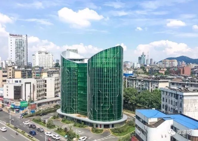 最小的立体车库,旋转式立体车库