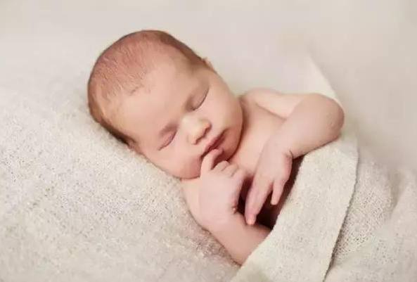 胎儿晚上喜欢动是什么原因,胎儿晚上爱动怎么回事