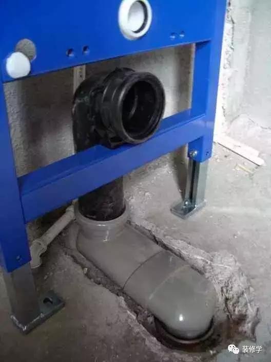 马桶不挖地面怎么移位,110扁管移位马桶容易堵吗