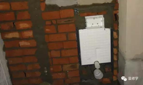 马桶不挖地面怎么移位,110扁管移位马桶容易堵吗