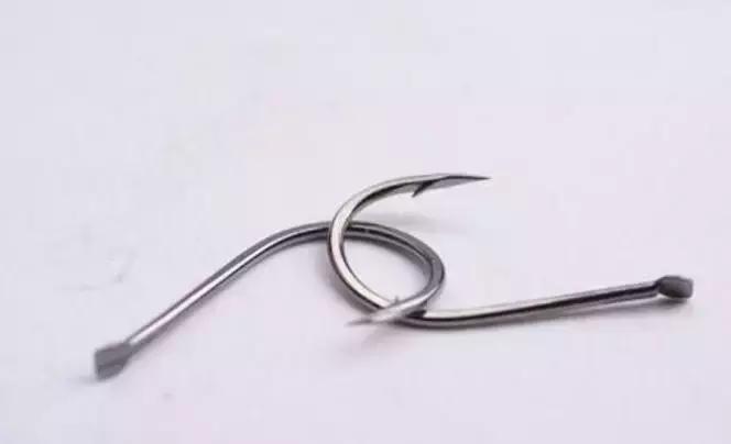 钓鱼技巧怎样自己绑鱼钩,绑钩小技巧学会钓鱼不再难