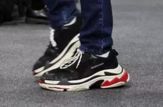 巴黎世家“辱华”:歧视你,你也不能把我怎样