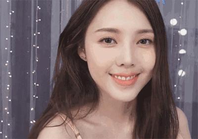 是不是不擦粉底液皮肤会慢慢变好,每天化妆的女孩好不好